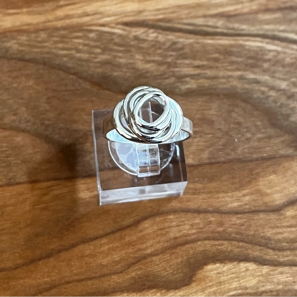 NWT Sterling Oval Hoop Designer Ring Size 7